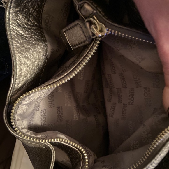 michael kors handbag B-1006 - Picture 5 of 6